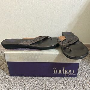 Indigo by Clarks Gray Metallic Sandal Thong Jeweled Mokko Women's Size 10 Spring